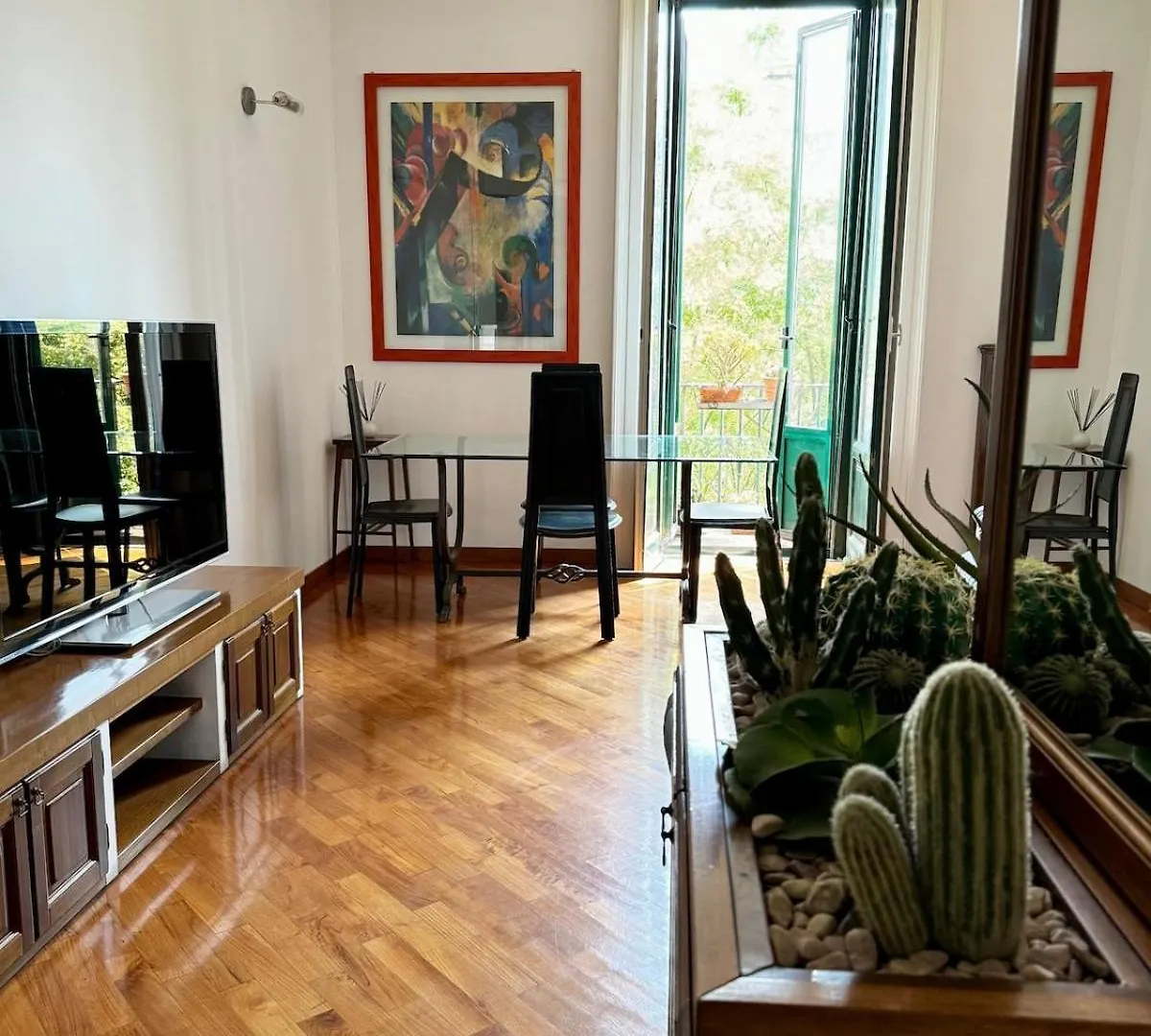 Design Apartment In City Center Милан